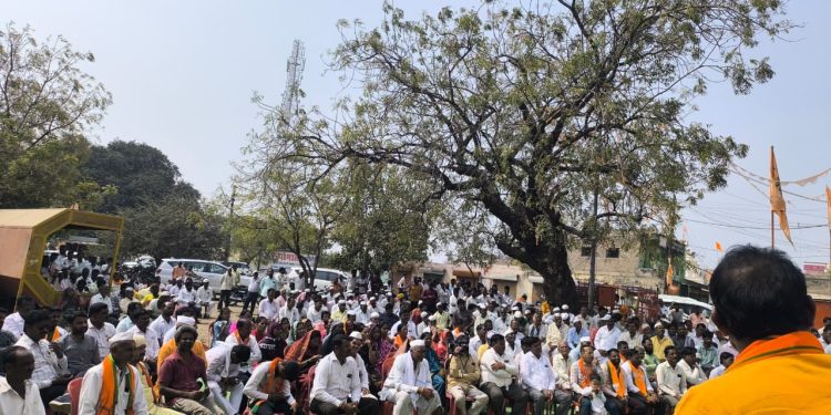 विकास कामे बाजूला ठेवून अस्तित्वासाठी एकत्रित आलेल्यांना धडा शिकवा असा टोला आमदार सचिन दादा कल्याणशेट्टींचा विरोधकांना लगावला