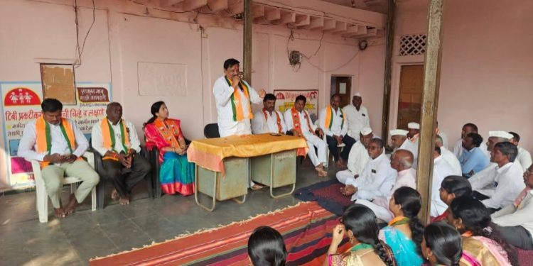 हत्तूरच्या विकासासाठी भरभरून निधी देणार ; सुभाष देशमुख यांची ग्वाही