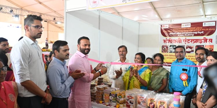 रुक्मिणी महोत्सव व मिनी सरस जिल्हास्तरीय विक्री व प्रदर्शन महोत्सवाचे पालकमंत्री जयकुमार गोरे यांच्या हस्ते उद्घाटन